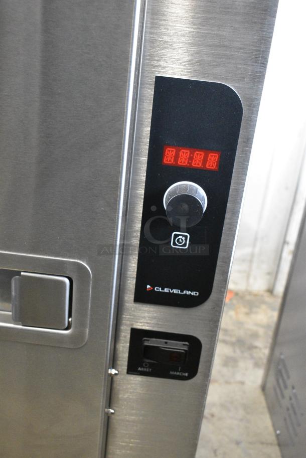 BRAND NEW SCRATCH AND DENT! 2024 Cleveland 22CCT6 Stainless Steel Commercial Electric Powered SteamChef 6 Pan Electric Countertop Connectionless Convection Steamerr. 208/220-240 Volts, 3 Phase. - Image 4 of 6