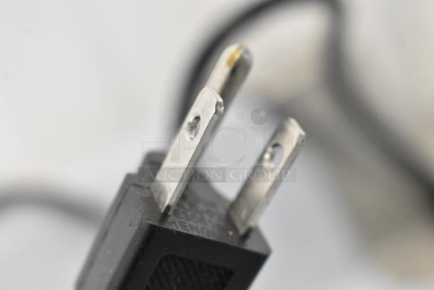 BRAND NEW SCRATCH AND DENT! 2023 Avantco 178CPW47HC Metal Commercial 47 1/8" 8 Tub White Deluxe Ice Cream Dipping Cabinet. 115 Volts, 1 Phase. Tested and Working! - Image 6 of 7