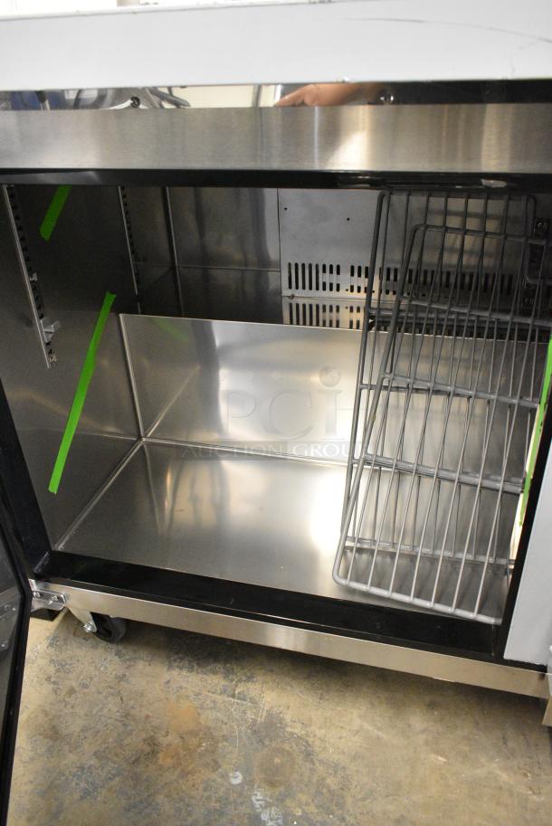 BRAND NEW SCRATCH AND DENT! Avantco 178AWT60R Stainless Steel Commercial 60" Worktop Refrigerator with 3 1/2" Backsplash on Commercial Casters. 115 Volts, 1 Phase. Tested and Working! - Image 5 of 9