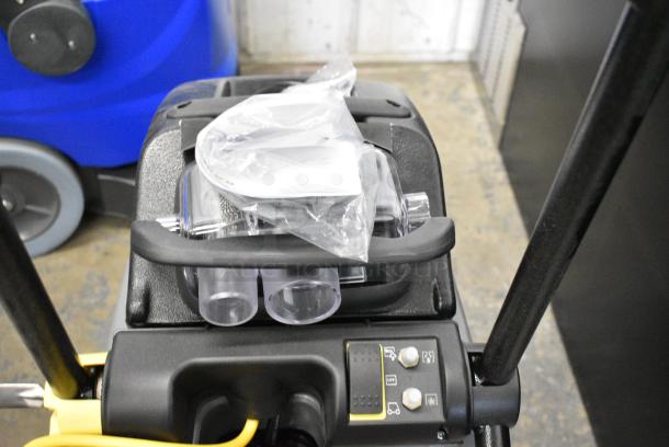 BRAND NEW SCRATCH AND DENT! Karcher BRC 30/15 C 1.008-058.0 12" Corded Walk Behind Carpet Extractor - 4.6 Gallon, 120 Volts, 1 Phase. Tested and Working! - Image 5 of 7