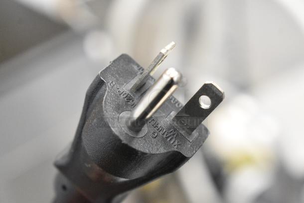 BRAND NEW SCRATCH AND DENT! Cooking Performance Group CPG COQ-T3-A Stainless Steel Commercial Electric Powered Thermostatic Countertop 3 Tray Quarter Size Convection Oven. 120 Volts, 1 Phase. Tested and Working! - Image 5 of 6