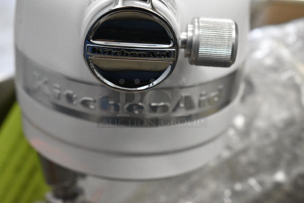 BRAND NEW SCRATCH AND DENT! KitchenAid KSM8990WH White 8 Qt. Bowl Lift Countertop Mixer with Mixing Bowl, Dough Hook, Paddle and Whisk Attachments. 120 Volts, 1 Phase. Tested and Working! - Image 3 of 8