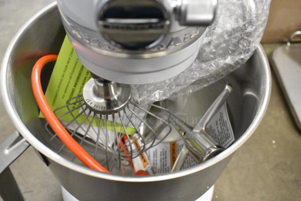 BRAND NEW SCRATCH AND DENT! KitchenAid KSM8990WH White 8 Qt. Bowl Lift Countertop Mixer with Mixing Bowl, Dough Hook, Paddle and Whisk Attachments. 120 Volts, 1 Phase. Tested and Working! - Image 4 of 8