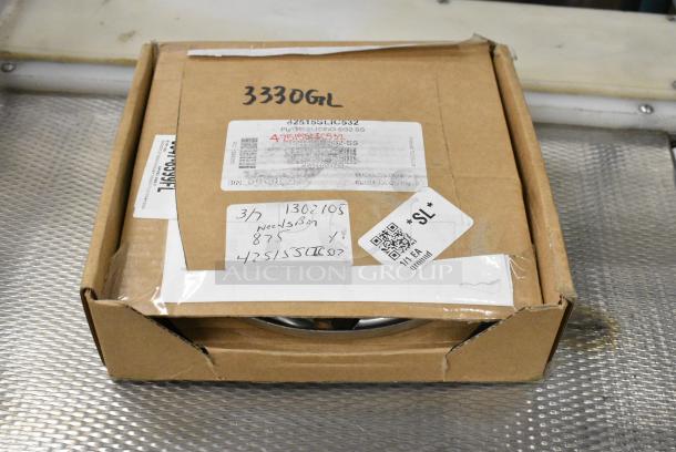 2 BRAND NEW SCRATCH AND DENT! Items Including 42515SLIC532 Hobart 15SLICE-5/32-SS 5/32" Stainless Steel Slicing Plate. 2 Times Your Bid! - Image 7 of 9