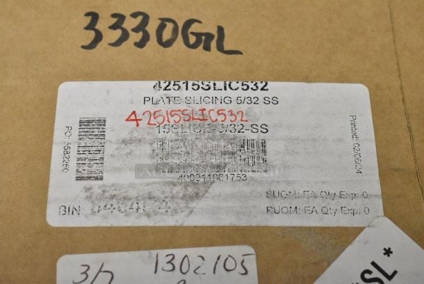 2 BRAND NEW SCRATCH AND DENT! Items Including 42515SLIC532 Hobart 15SLICE-5/32-SS 5/32" Stainless Steel Slicing Plate. 2 Times Your Bid! - Image 9 of 9