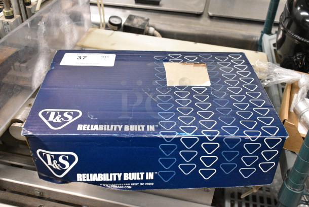 BRAND NEW SCRATCH AND DENT! T&S B-1210-01 Deck Mount Push Back Glass Filler with 10" Pedestal - 1/2" NPT Male Inlet - Image 3 of 5