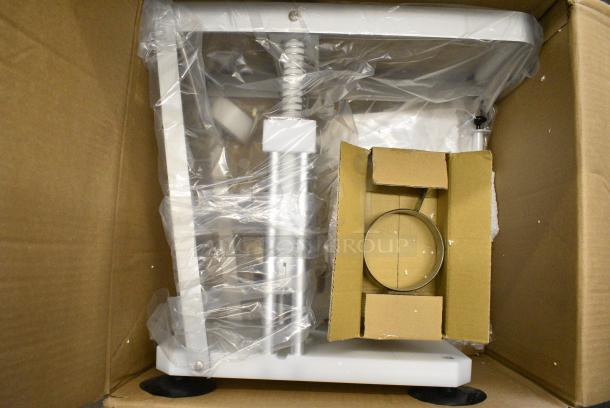 BRAND NEW SCRATCH AND DENT! Metal Commercial Countertop Pineapple Corer - Image 3 of 5