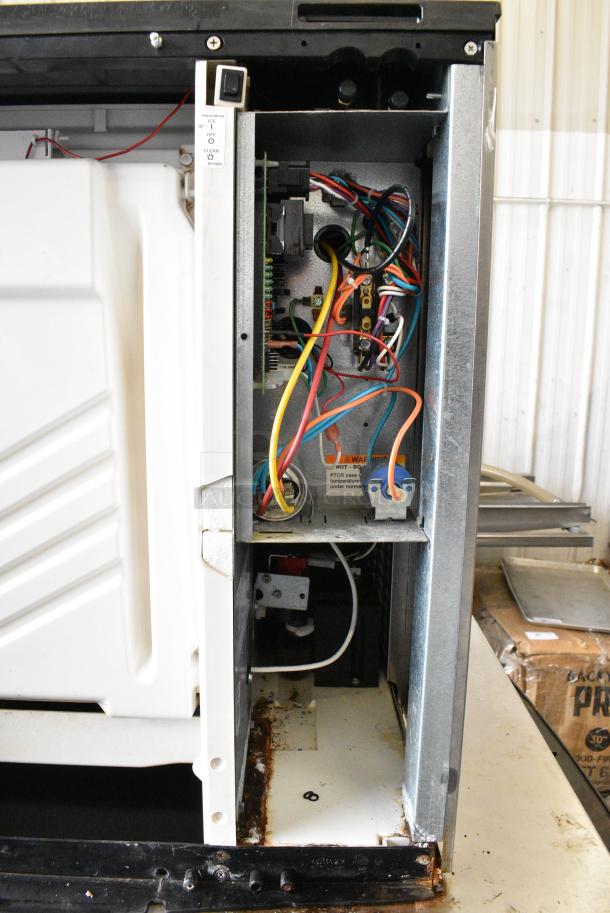 Manitowoc SY0894N Stainless Steel Commercial Ice Machine Bin on Manitowoc C730S Commercial Ice Bin. 208-230 Volts, 1 Phase. - Image 4 of 10