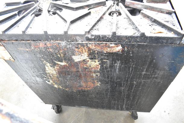 Montague Vectaire Stainless Steel Commercial Natural Gas Powered 4 Burner Range w/ CONVECTION Oven on Commercial Casters. - Image 9 of 12