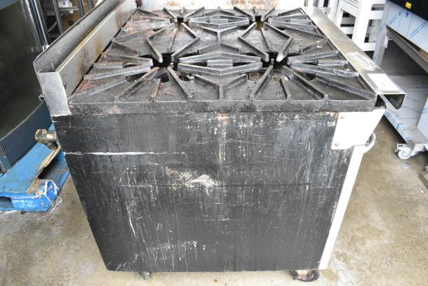 Montague Vectaire Stainless Steel Commercial Natural Gas Powered 4 Burner Range w/ CONVECTION Oven on Commercial Casters. - Image 10 of 12