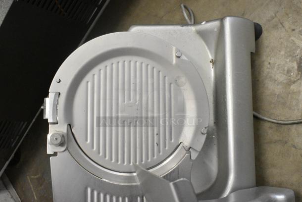Hobart Stainless Steel Commercial Countertop Meat Slicer. 115 Volts, 1 Phase. Tested and Working! - Image 4 of 17