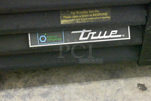 2018 True GDM-72-HC Metal Commercial 3 Door Reach In Cooler Merchandiser w/ Poly Coated Racks. 115 Volts, 1 Phase. Tested and Working! - Image 2 of 7