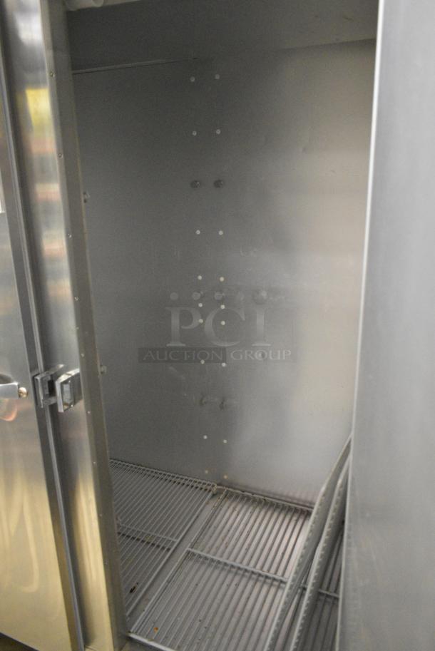 Traulsen G20010 Stainless Steel Commercial 2 Door Reach In Cooler on Commercial Casters. 115 Volts, 1 Phase. Tested and Working! - Image 5 of 7