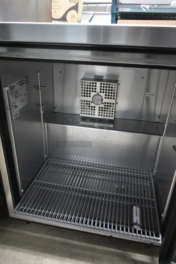 True TUC-27G-HC Stainless Steel Commercial Single Door Undercounter Cooler Merchandiser on Commercial Casters. 115 Volts, 1 Phase. Tested and Working! - Image 5 of 7