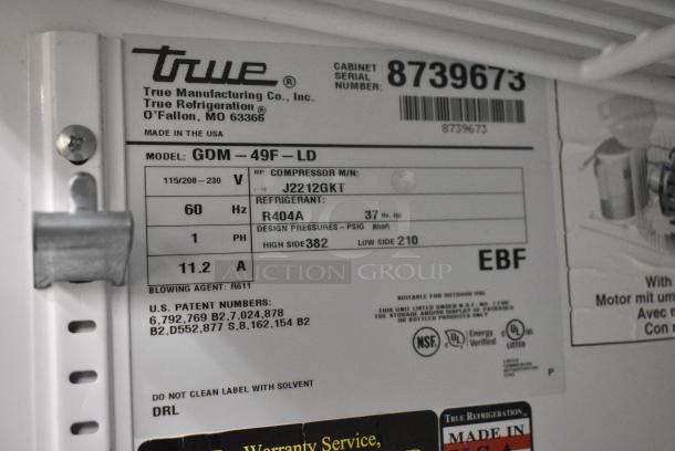 True GDM-49F-LD Metal Commercial 2 Door Reach In Freezer Merchandiser w/ Poly Coated Racks. 115/208-230 Volts, 1 Phase. Tested and Working! - Image 5 of 5