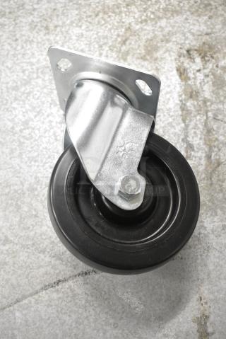 BRAND NEW SCRATCH AND DENT! Lot of 6 Commercial Casters.