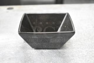 BRAND NEW SCRATCH AND DENT! Box of 8 999BWSQB11BK Acopa 8 oz. Glossy Black Square Stoneware Bowl