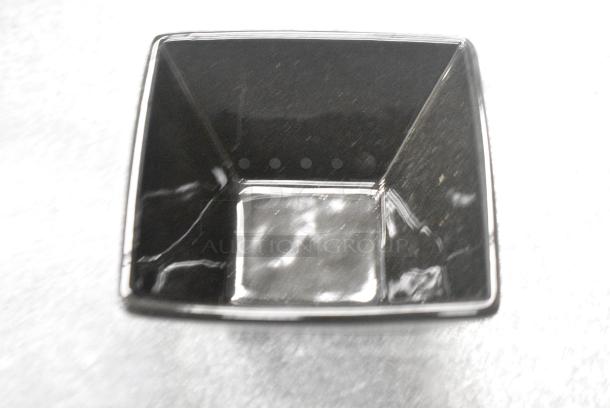 BRAND NEW SCRATCH AND DENT! Box of 8 999BWSQB11BK Acopa 8 oz. Glossy Black Square Stoneware Bowl - Image 5 of 8