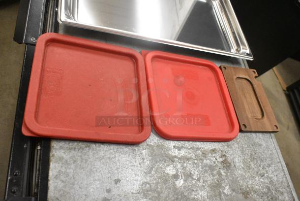 5 BRAND NEW SCRATCH AND DENT! Items Including 40718121WH Choice 18" x 12" x 1" White Polyethylene Cutting Board, Vollrath 90012 Super Pan 3® Full Size 1 1/2" Deep Anti-Jam Stainless Steel Steam Table / Hotel Pan - 22 Gauge,2 Red Lids, . 5 Times Your Bid! - Image 3 of 7