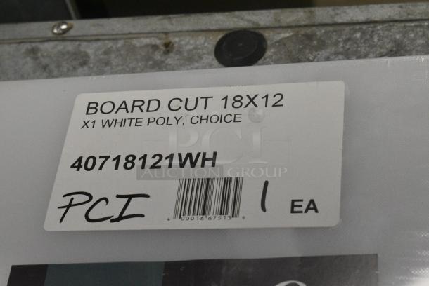 5 BRAND NEW SCRATCH AND DENT! Items Including 40718121WH Choice 18" x 12" x 1" White Polyethylene Cutting Board, Vollrath 90012 Super Pan 3® Full Size 1 1/2" Deep Anti-Jam Stainless Steel Steam Table / Hotel Pan - 22 Gauge,2 Red Lids, . 5 Times Your Bid! - Image 6 of 7