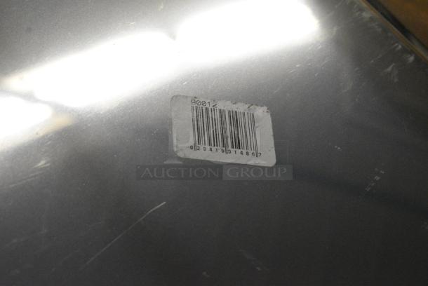 5 BRAND NEW SCRATCH AND DENT! Items Including 40718121WH Choice 18" x 12" x 1" White Polyethylene Cutting Board, Vollrath 90012 Super Pan 3® Full Size 1 1/2" Deep Anti-Jam Stainless Steel Steam Table / Hotel Pan - 22 Gauge,2 Red Lids, . 5 Times Your Bid! - Image 7 of 7