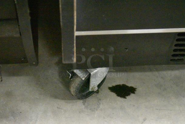 Federal RSSM560SC-3 Metal Commercial Open Grab N Go Merchandiser on Commercial Casters. 120/208-240 Volts, 1 Phase. - Image 4 of 7