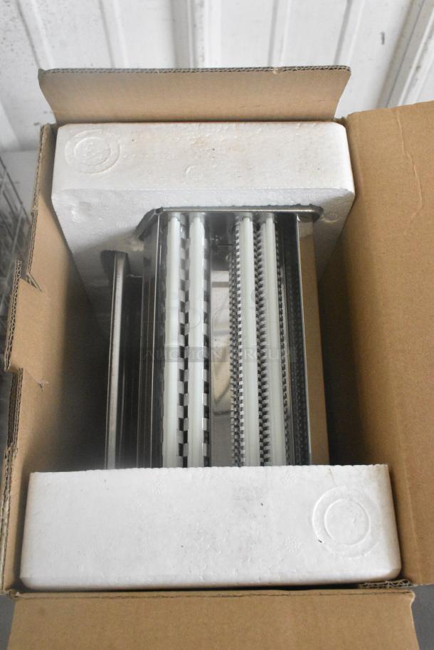 BRAND NEW SCRATCH AND DENT! Isiler 177-1 Pasta Machine. - Image 3 of 12