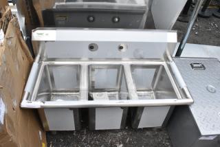 BRAND NEW SCRATCH AND DENT! Regency 600S31014 39" 16-Gauge Stainless Steel Three Compartment Commercial Sink with Galvanized Steel Legs and without Drainboards - 10" x 14" x 12" Bowls. No Legs.