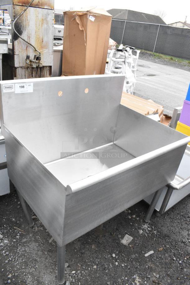 BRAND NEW SCRATCH AND DENT! Steelton 522US13624 36" x 24" x 14" Utility Sink for (1) 8" Center Faucet 522US13624 - Image 2 of 4