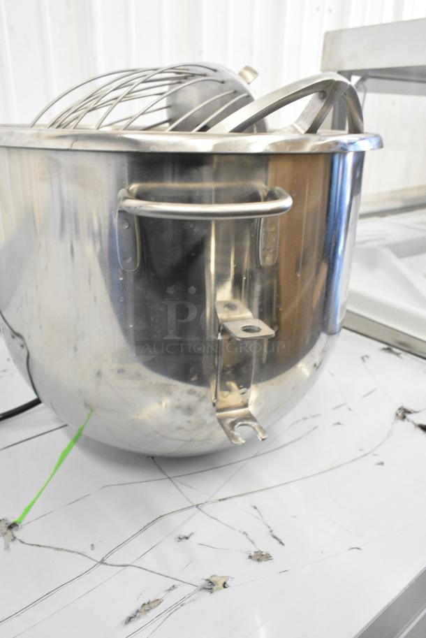 BRAND NEW SCRATCH AND DENT! Hobart Legacy HL200 Metal Commercial Countertop 20 Quart Planetary Dough Mixer w/ Stainless Steel Mixing Bowl, Bowl Guard, Whisk and Paddle Attachments. 100-120 Volts, 1 Phase. Tested and Working! - Image 12 of 15