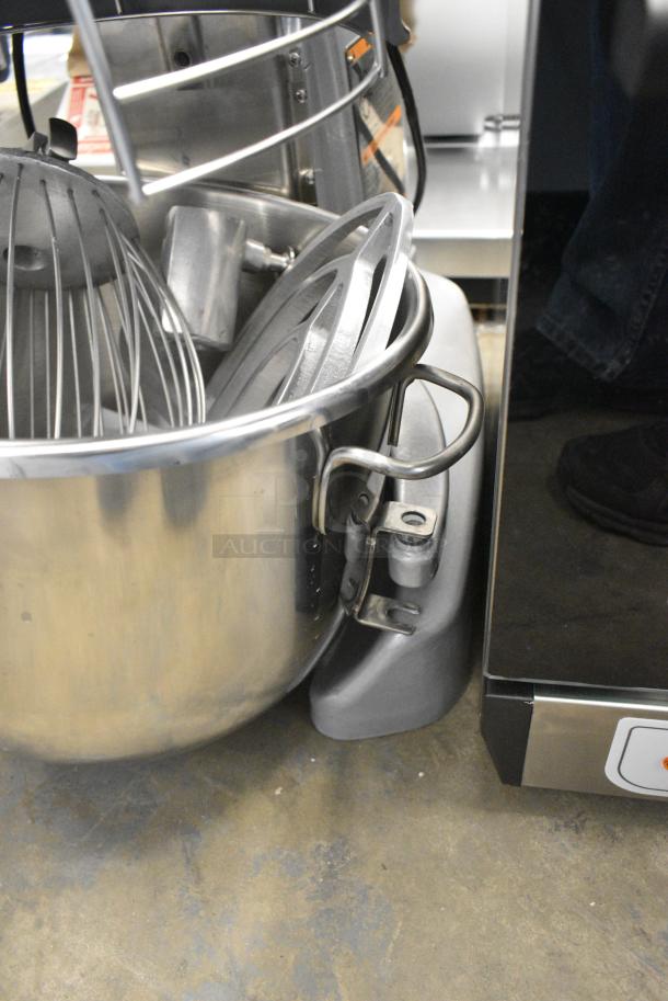 BRAND NEW SCRATCH AND DENT! Hobart Legacy HL200 Metal Commercial Countertop 20 Quart Planetary Dough Mixer w/ Stainless Steel Mixing Bowl, Bowl Guard, Whisk and Paddle Attachments. 100-120 Volts, 1 Phase. Tested and Working! - Image 14 of 15
