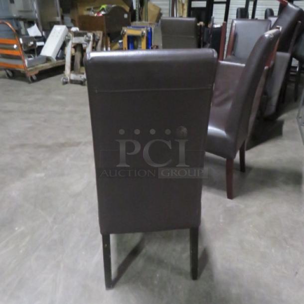 Brown Cushioned Chair. 4XBID - Image 2 of 2