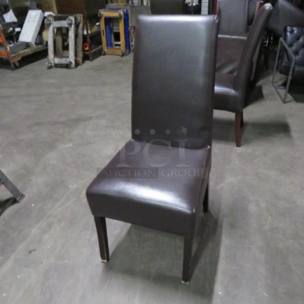 Brown Cushioned Chair. 4XBID - Image 1 of 2