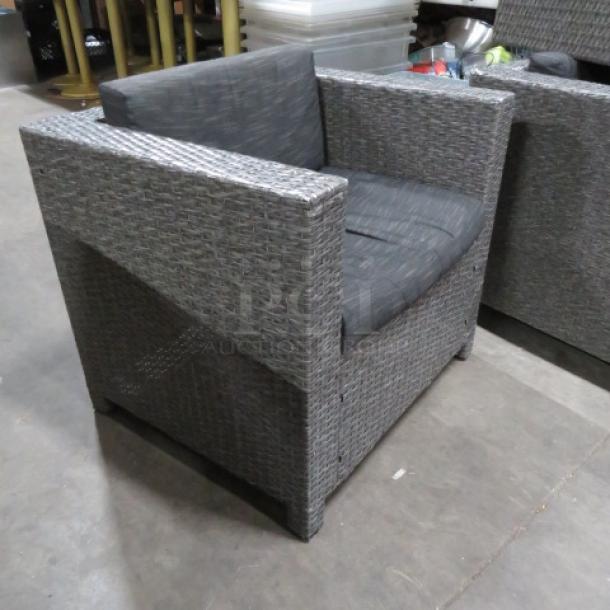 One Gray Wicker Patio Chair With Cushion. 9.5X25.5X26.5 - Image 2 of 3
