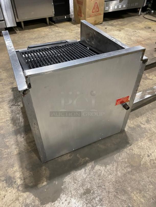 MagiKitch'n Magi Glow Series Commercial Stainless Steel Natural Gas Powered Countertop Raised Char Broiler! With Built In Cheese Melter/Finishing Oven! With Back & Side Splash! With Pan Rail! Model: SMB24 SN: S9400358! - Image 4 of 8