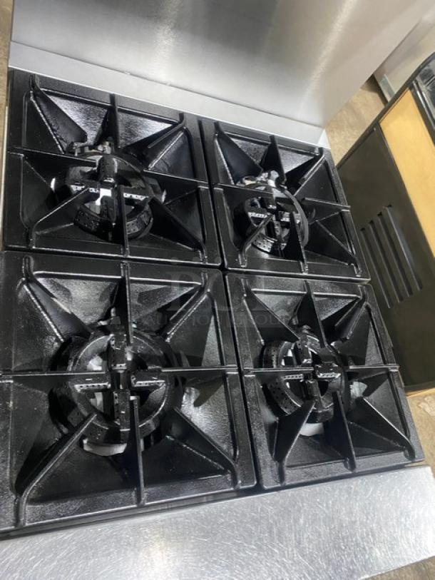 CPG Commercial Stainless Steel Natural Gas Powered 4 Burner Range/Oven Combo! With Back Splash & Overhead Salamander Shelf! With Wired Oven Rack! Model: 351S24N SN: 12217160! On Casters! - Image 5 of 10