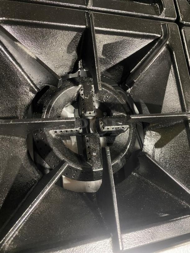 CPG Commercial Stainless Steel Natural Gas Powered 4 Burner Range/Oven Combo! With Back Splash & Overhead Salamander Shelf! With Wired Oven Rack! Model: 351S24N SN: 12217160! On Casters! - Image 6 of 10