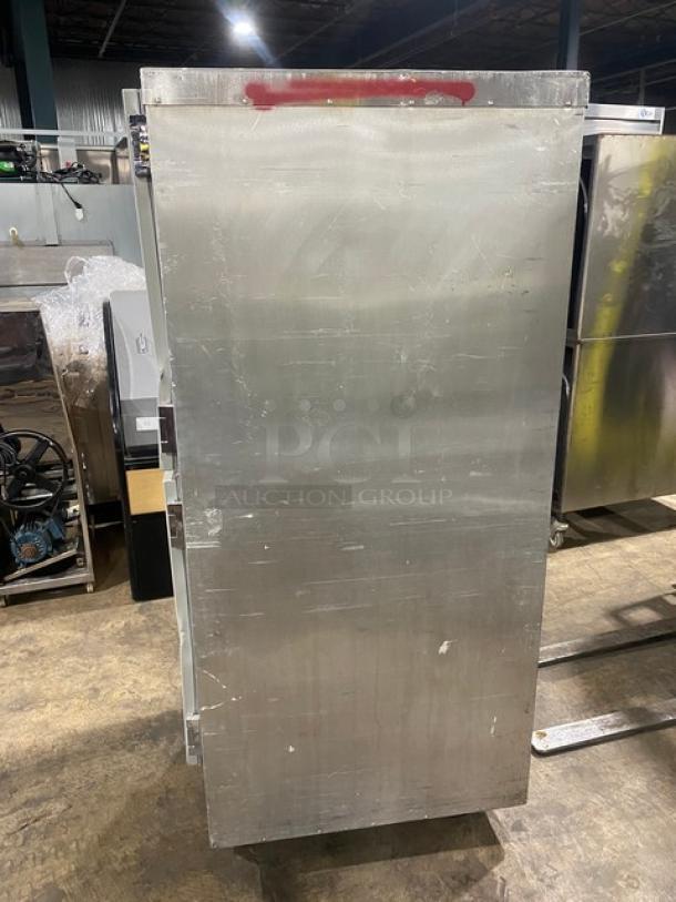 Metro Flavor Hold Series Commercial Half Door Single Section Insulated Heated Holding/Proofing Cabinet! With Wide Pan Slides! Model: C199-H(1)N SN: H20W-23143! 120V! On Casters! - Image 2 of 9