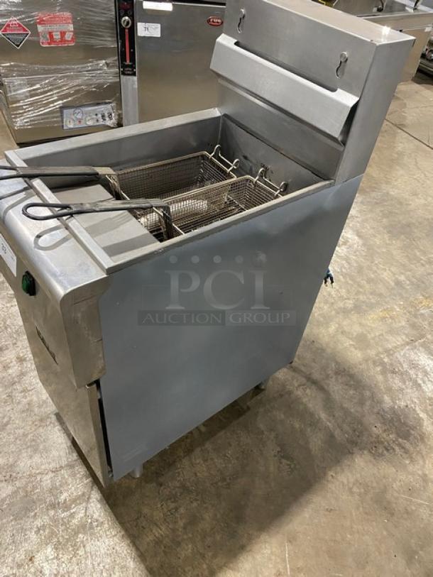 USR! 2020 Late Model! Cookline Series Commercial Stainless Steel Electric Powered 40 Lb. Deep Fat Fryer! With Backsplash & Basket Hanger! With Frying Baskets! Model: SR114E! 240V! On Legs! - Image 4 of 9