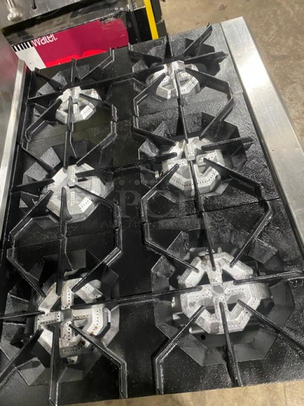 DCS Commercial Stainless Steel Natural Gas Powered 6 Burner Range/Oven Combo! With Back Splash & Overhead Salamander Shelf! With Wired Oven Racks! - Image 5 of 9