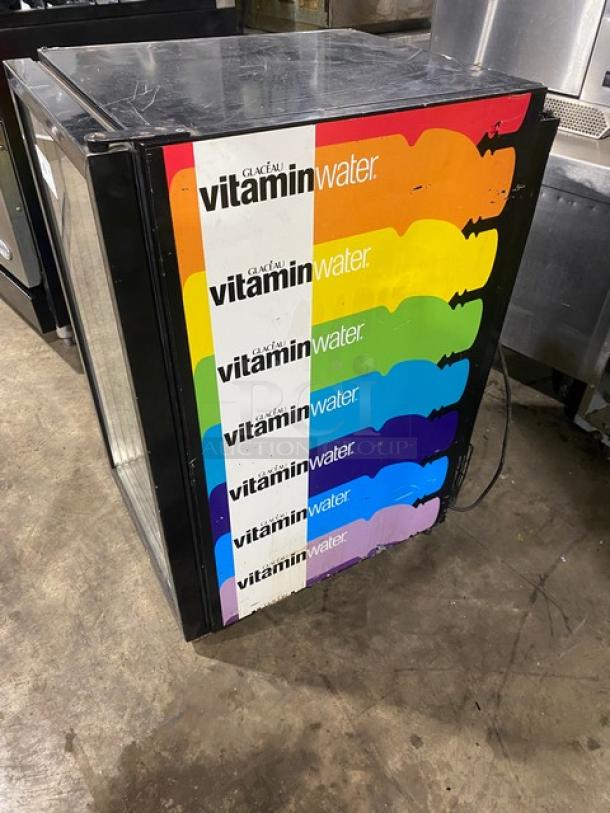 FrigoGlass! 2020 Late Model! Commercial Black Single Glass Door Reach In Countertop Beverage Merchandiser Refrigerator! With Poly Coated Wire Racks! Model: UR30-CC SN: FG-UR30-CO2! 120V 1 Phase! - Image 2 of 7