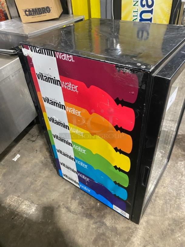FrigoGlass! 2020 Late Model! Commercial Black Single Glass Door Reach In Countertop Beverage Merchandiser Refrigerator! With Poly Coated Wire Racks! Model: UR30-CC SN: FG-UR30-CO2! 120V 1 Phase! - Image 3 of 7