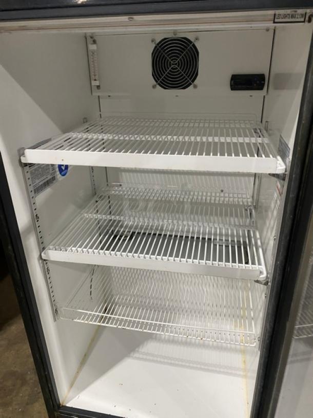 FrigoGlass! 2020 Late Model! Commercial Black Single Glass Door Reach In Countertop Beverage Merchandiser Refrigerator! With Poly Coated Wire Racks! Model: UR30-CC SN: FG-UR30-CO2! 120V 1 Phase! - Image 5 of 7