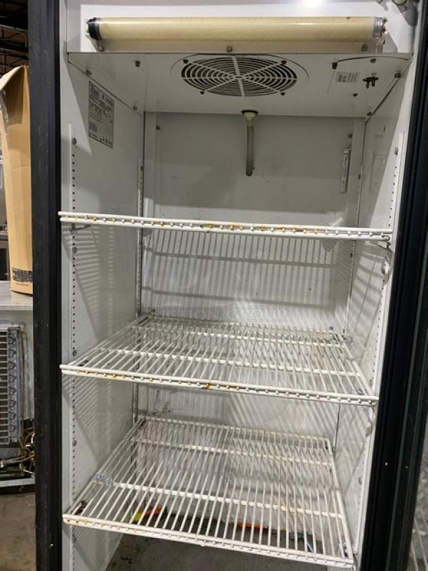 True Snapple Style Commercial Black Single Glass Door Reach In Merchandiser Refrigerator! With Poly Coated Wire Racks! Model: GDM-12 SN: 11800502! 115V 1 Phase! - Image 5 of 7