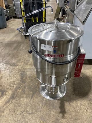 Blodgett Commercial Stainless Steel Electric Powered 2/3 Jacketed 20-Gal. Stationary Pedestal Kettle! With Swing Spout Faucet! Model: KPS-20E SN: 111606S4178-5948! 208V 3 Phase! On Pedestal-Style Base!