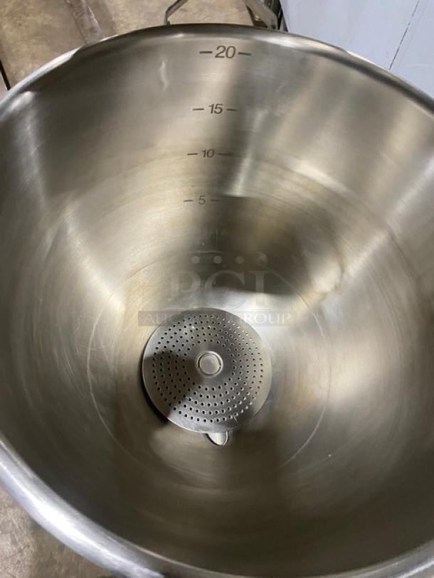 Blodgett Commercial Stainless Steel Electric Powered 2/3 Jacketed 20-Gal. Stationary Pedestal Kettle! With Swing Spout Faucet! Model: KPS-20E SN: 111606S4178-5948! 208V 3 Phase! On Pedestal-Style Base! - Image 5 of 11