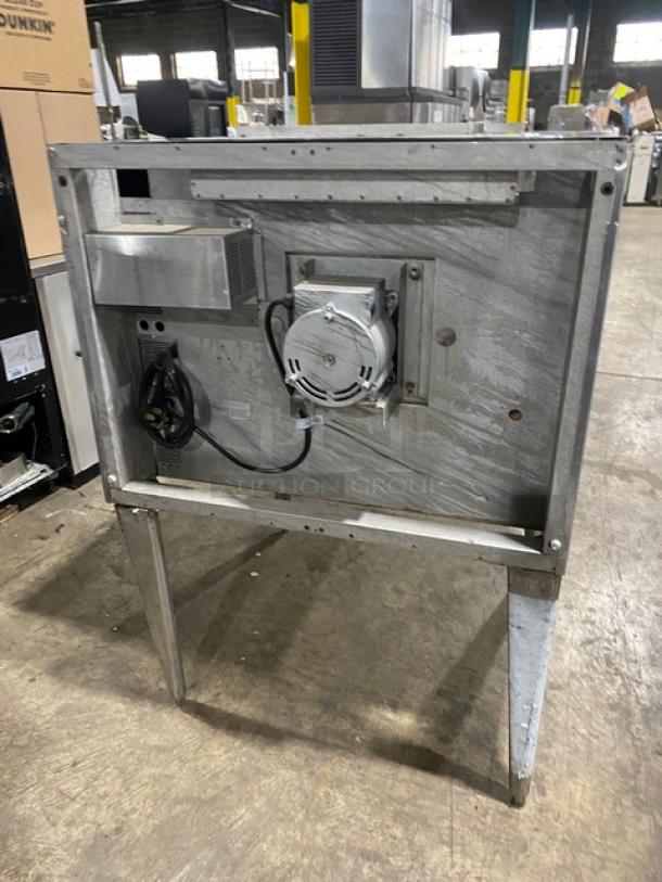 Blodgett Commercial Stainless Steel Electric Powered Single Stack Convection Oven! With Thermostatic Controls! With Wired Oven Racks! On Legs! - Image 3 of 7