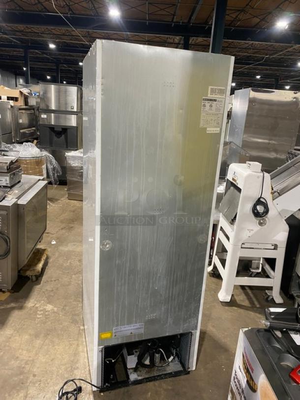 Maxx Cold X-Series Commercial White Powder Coated Single Glass Swing Door Reach In Merchandiser Refrigerator! With Poly Coated Wire Racks! Model: MXM1-23RHC SN: 21045360! 115V 1 Phase! - Image 4 of 8