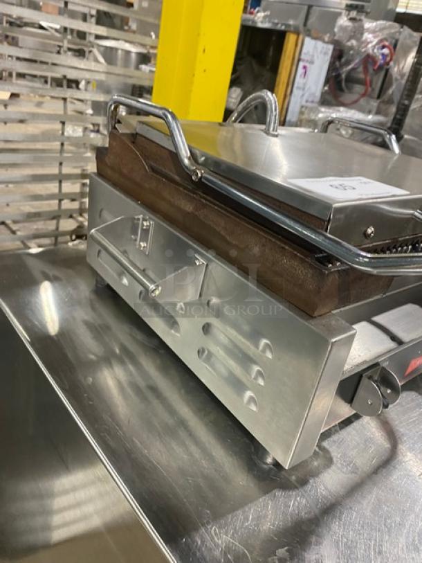 Cecilware Commercial Stainless Steel Electric Powered Countertop Panini Sandwich Press Grill! With Thermostatic Control! With Grooved Grates & Side Handles! Model: SG-1LG-120 SN: N727446! 120V! On Legs! - Image 2 of 9