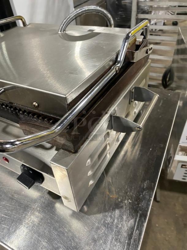Cecilware Commercial Stainless Steel Electric Powered Countertop Panini Sandwich Press Grill! With Thermostatic Control! With Grooved Grates & Side Handles! Model: SG-1LG-120 SN: N727446! 120V! On Legs! - Image 3 of 9